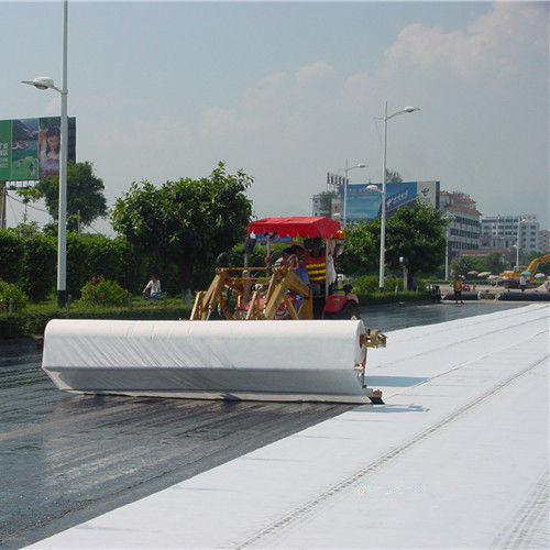 道路にジオテキスタイルを導入することで、最終的にはコスト削減につながります