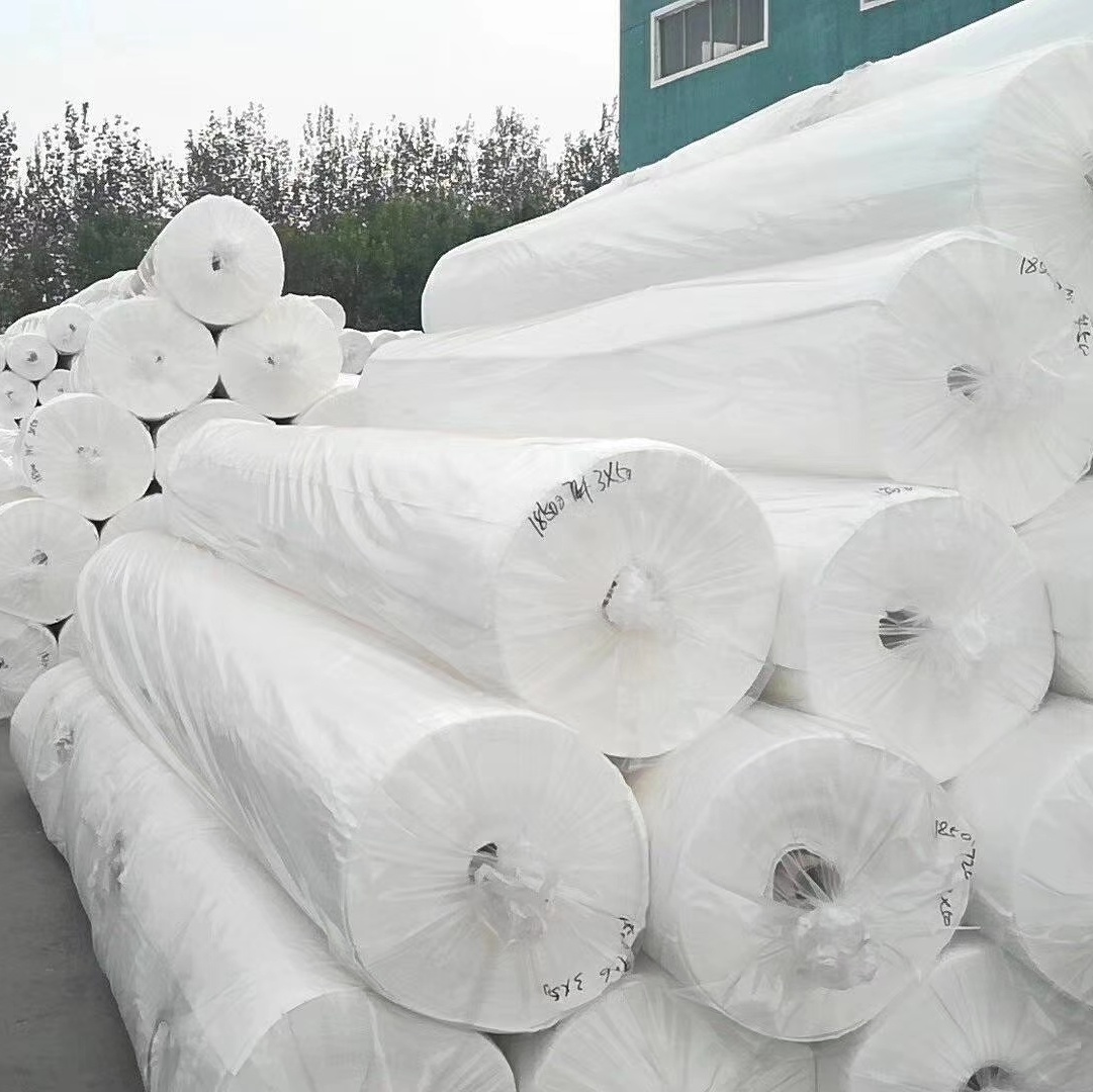 Où pouvez-vous vous procurer une toile routière en géotextile abordable pour des projets à grande échelle ?