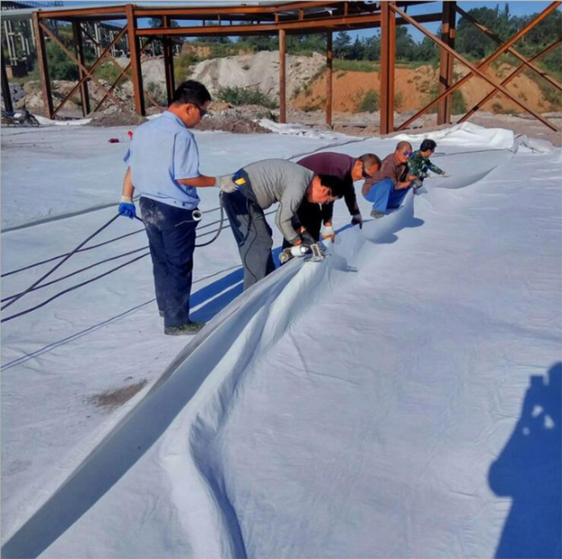 Dans quels domaines du paysagisme le tissu géotextile perméable peut-il être utilisé efficacement ?