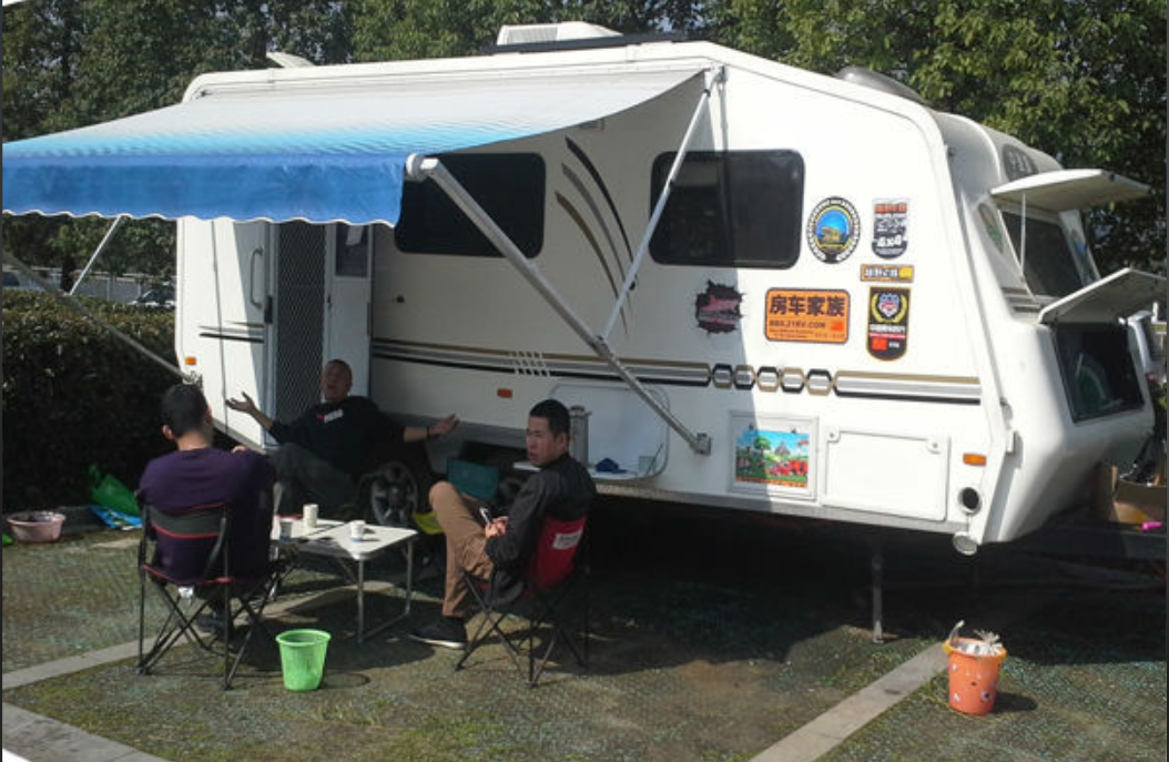 Why is The Manual RV Awning Still a Rational Choice for RV Users