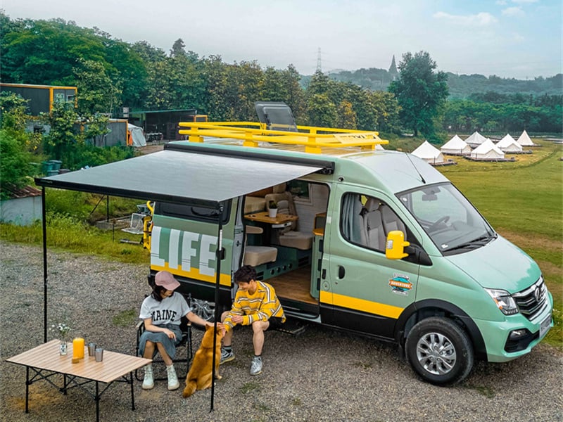 Beste Markisen und Zubehör für mittelgroße Camper-Vans in Kanada: Ein praktischer Käufer-Leitfaden