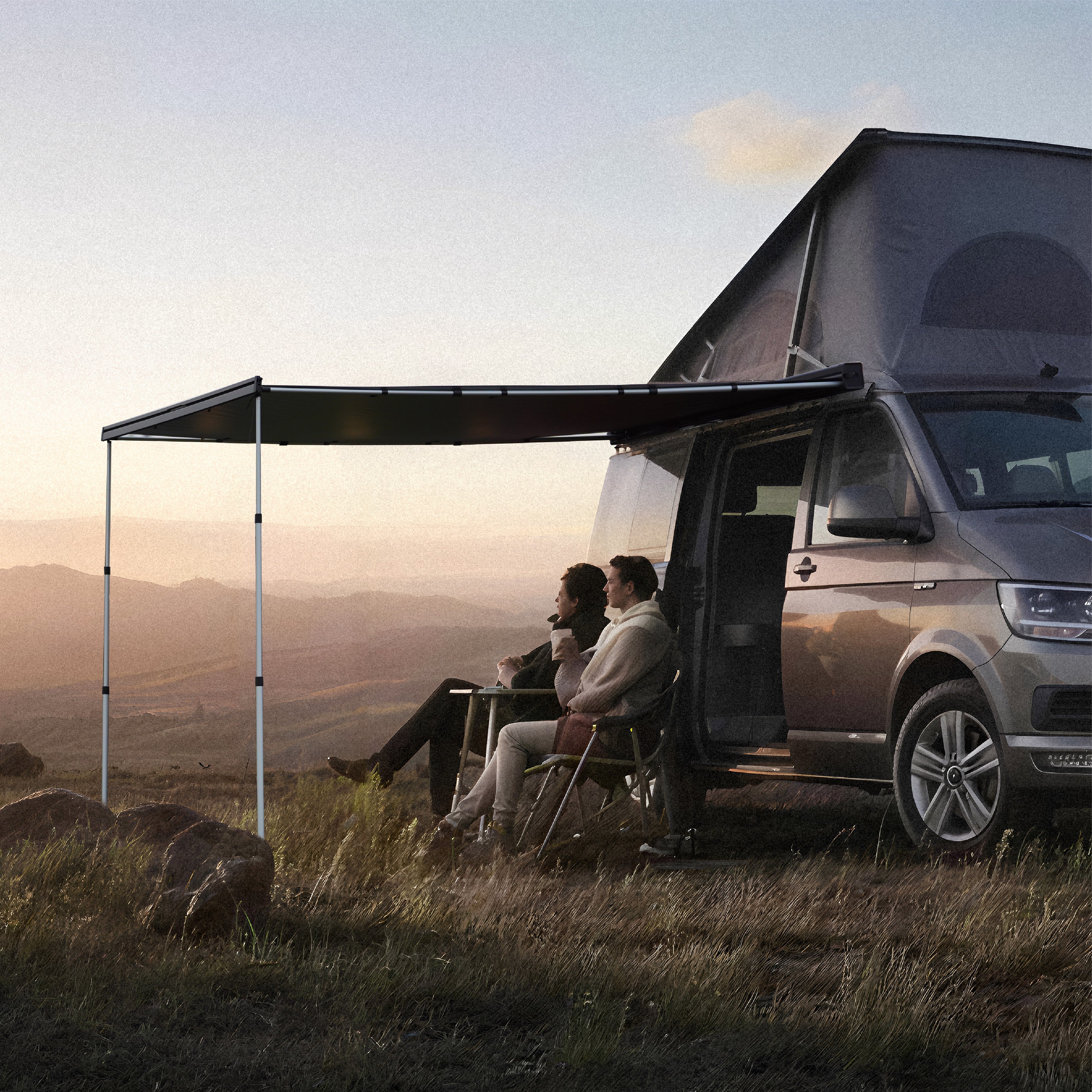 AWNLUX W5300T Semi-Automatic 4x4 Awning