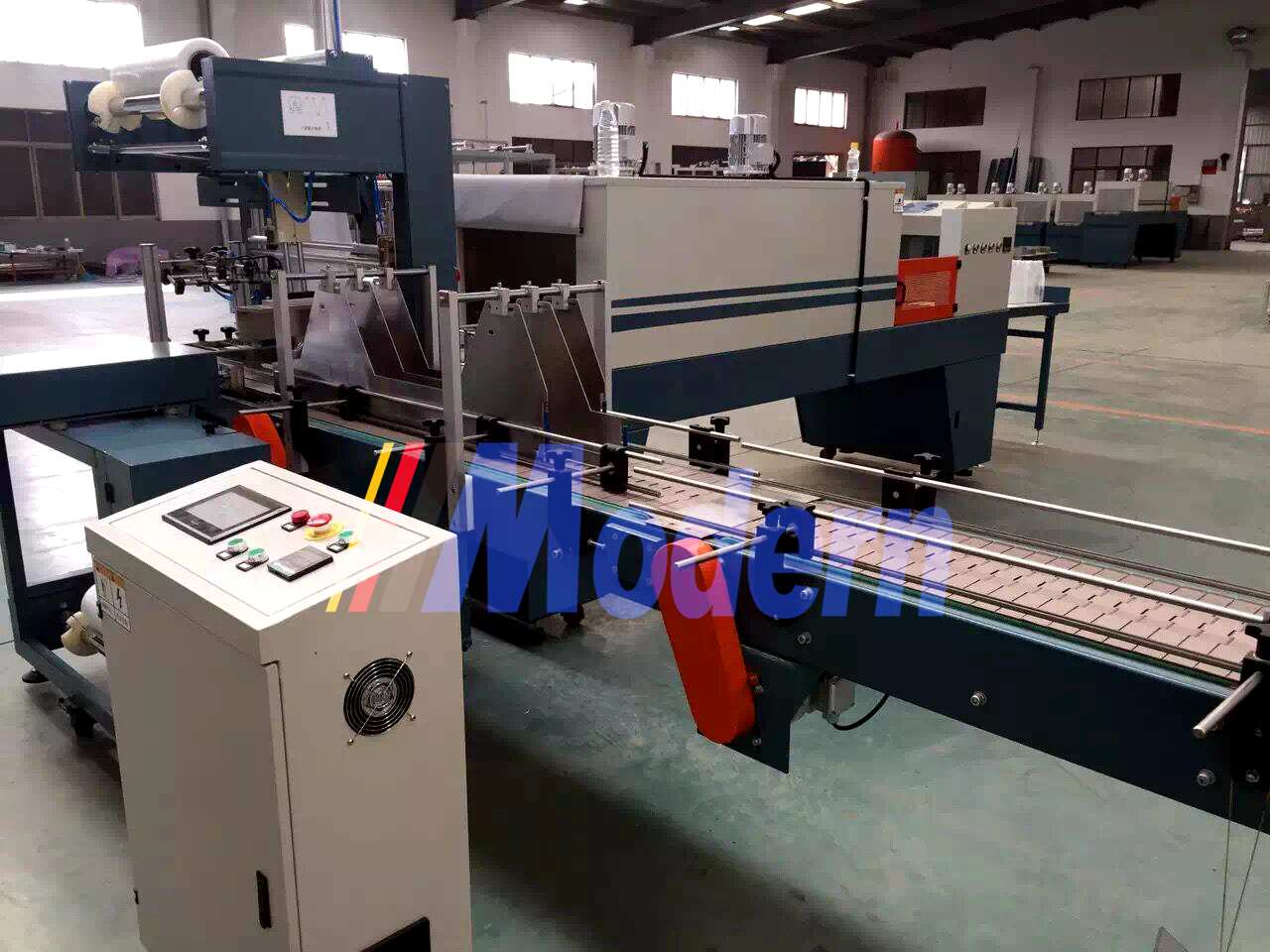 Automatic film shrink wrapper details