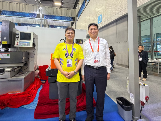 Quality That Earns Recognition: Taizhou Chuangyuan Welcomes Government Leaders and Global Buyers at the 140th Canton Fair