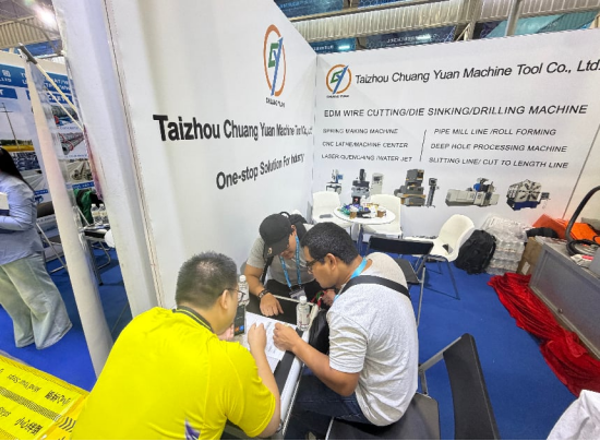 Quality That Earns Recognition: Taizhou Chuangyuan Welcomes Government Leaders and Global Buyers at the 140th Canton Fair