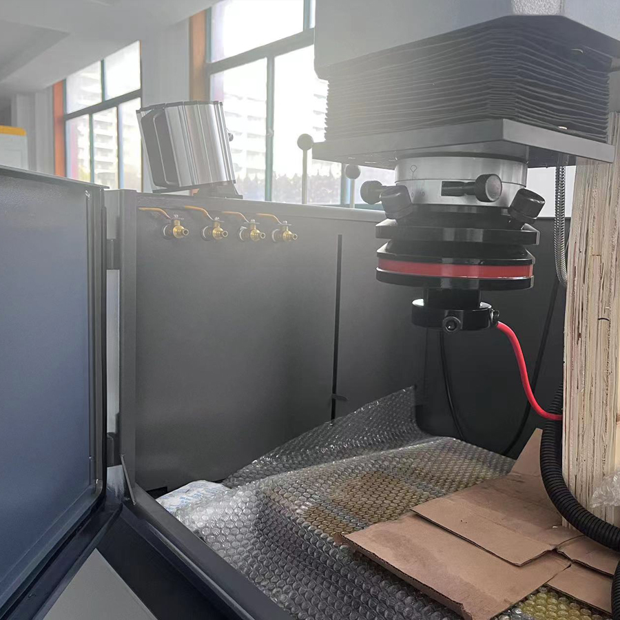 Máquina EDM de Hundimiento por Troquel: La Clave para Crear Moldes Intrincados