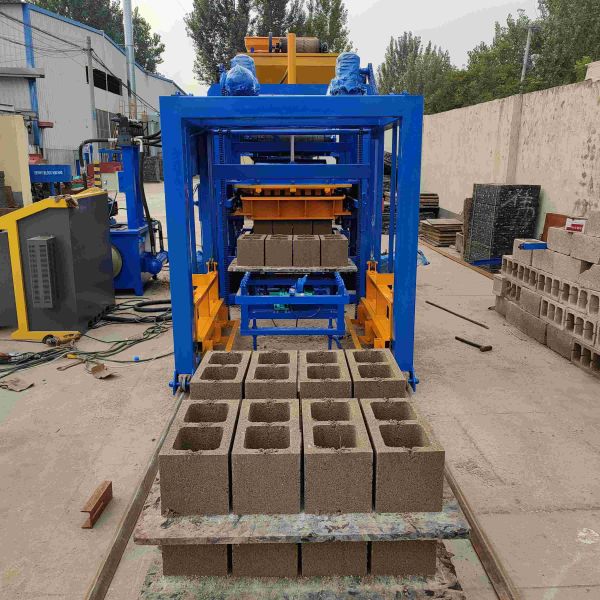 Prix de la machine à fabriquer des blocs en cendres volantes : Tarifs raisonnables pour une production efficace et de haute qualité