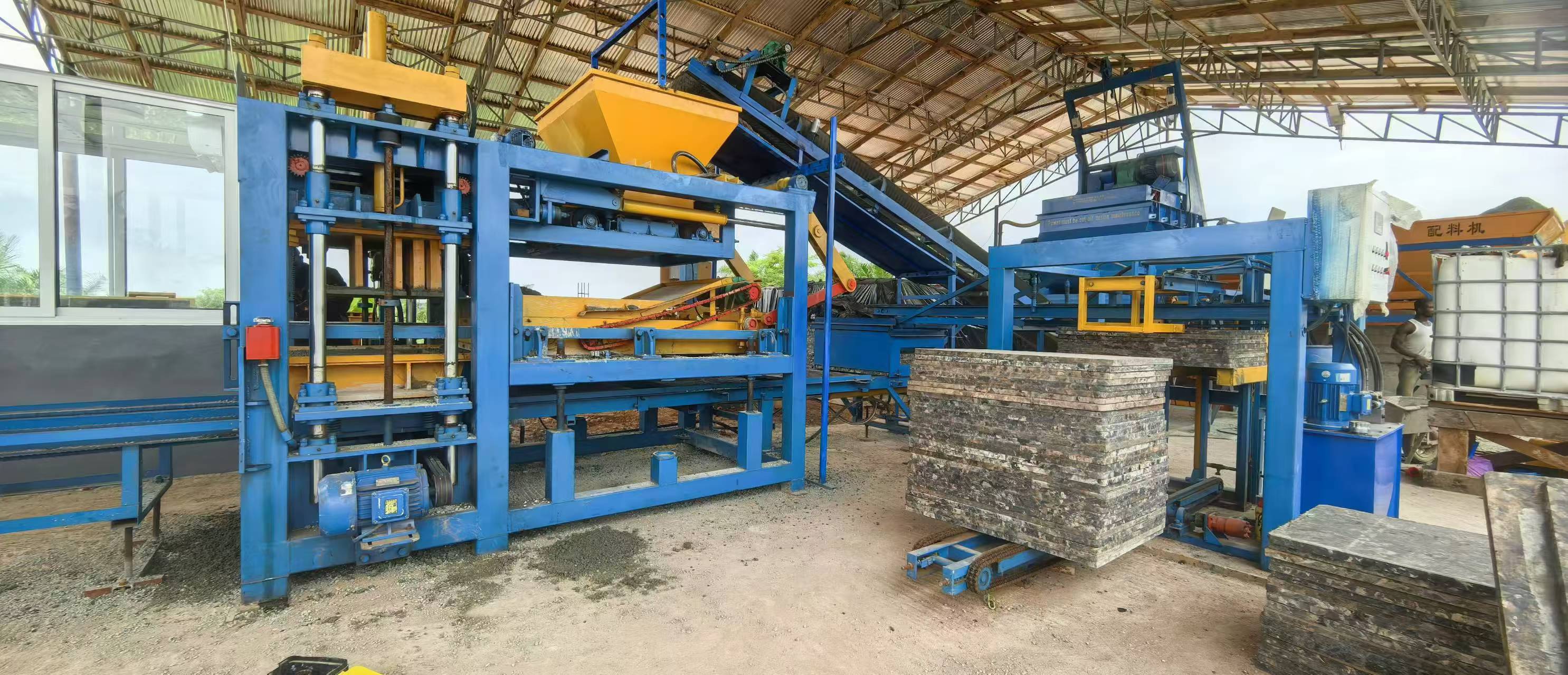 Machine à Parpaings Automatique : L'Automatisation Réduit les Coûts de Main-d'œuvre et Accroît l'Efficacité de Production