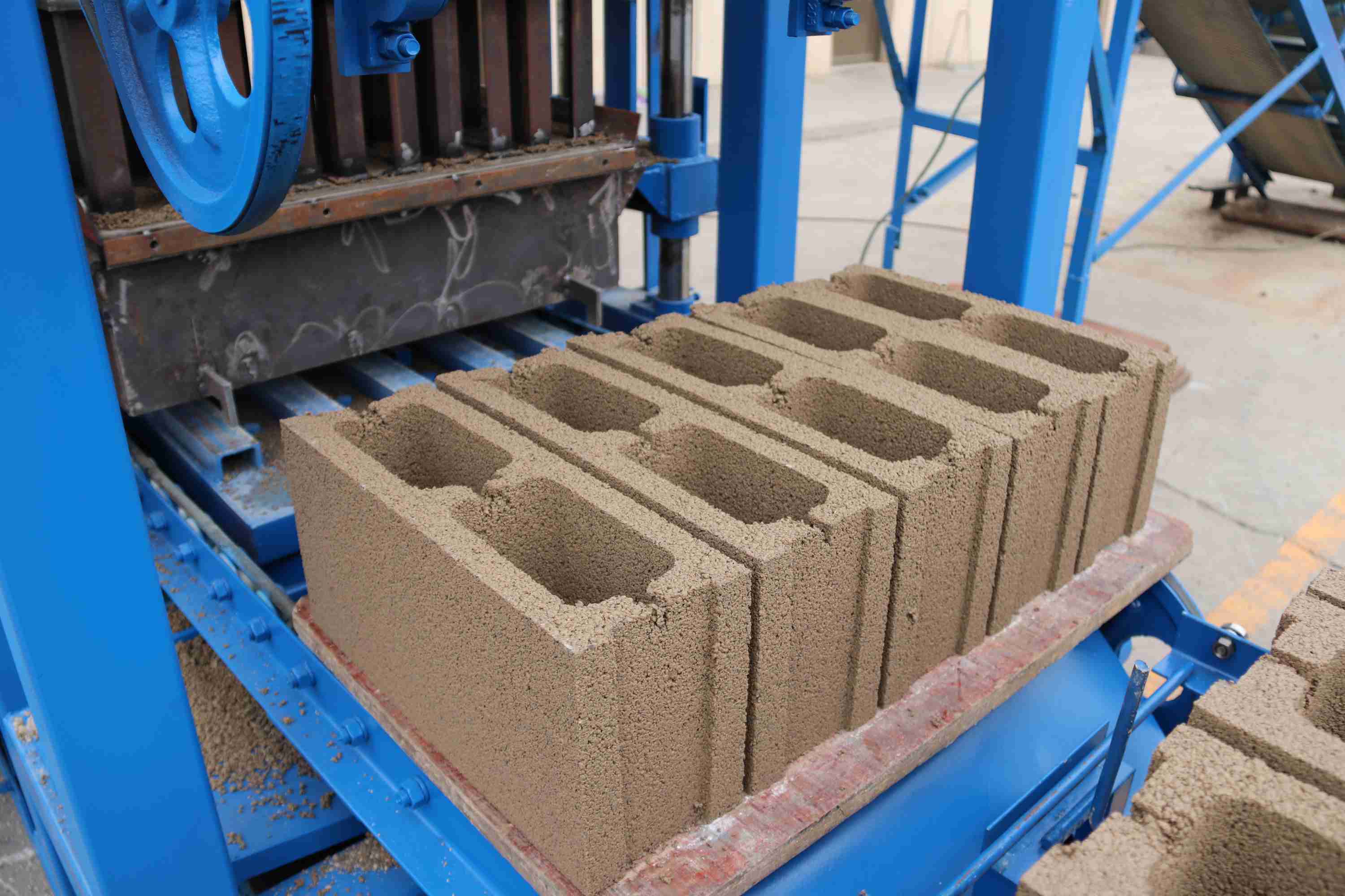 semi automatic block machine46.jpg