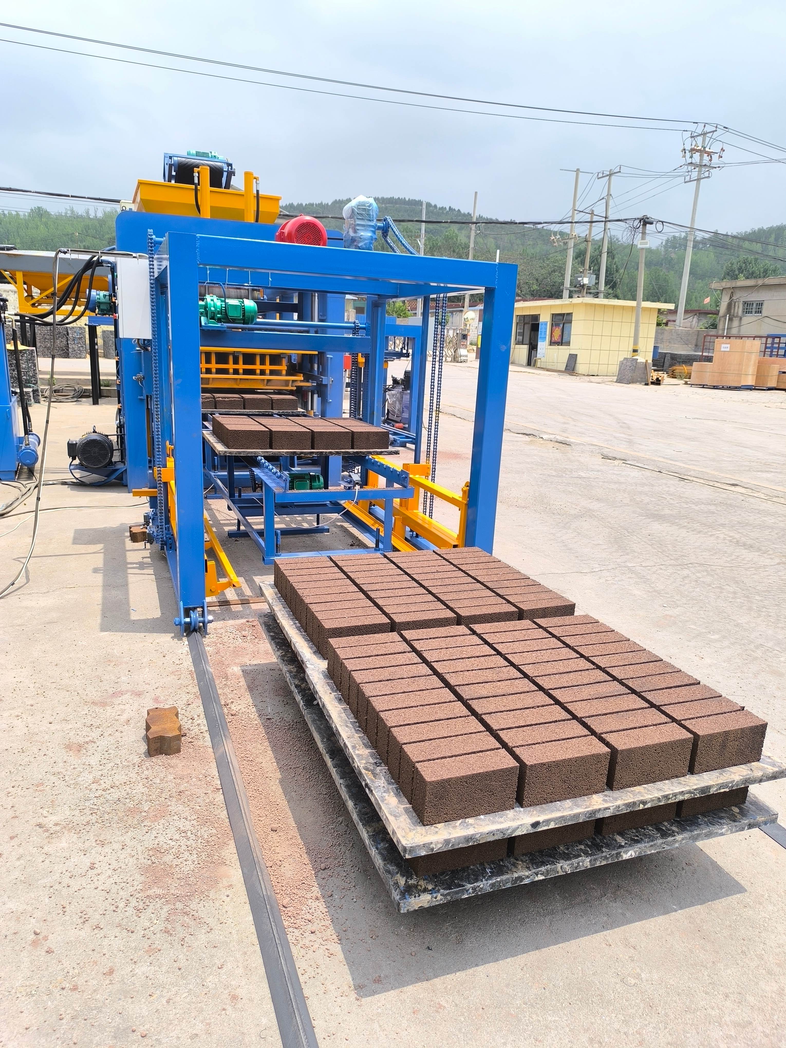 Furnizor de mașini automate pentru blocuri – Productivitate ridicată și livrare directă din fabrică