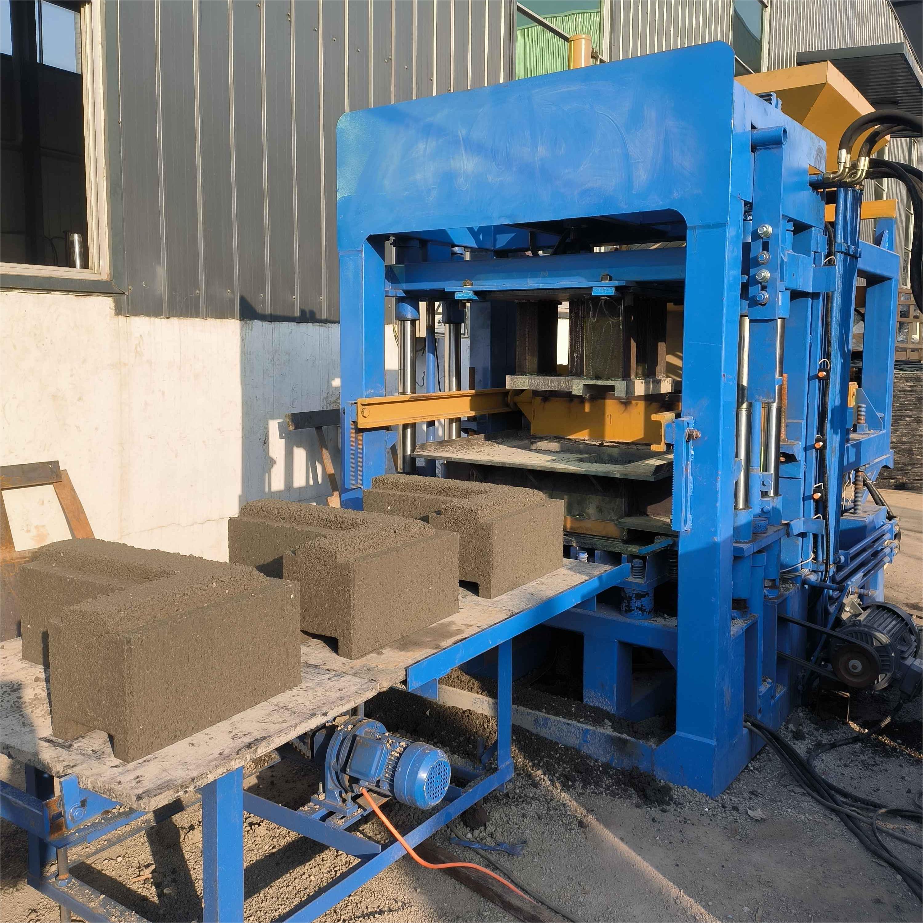 Machine à Briques de Blocage | Modèles Haute Efficacité et Durables