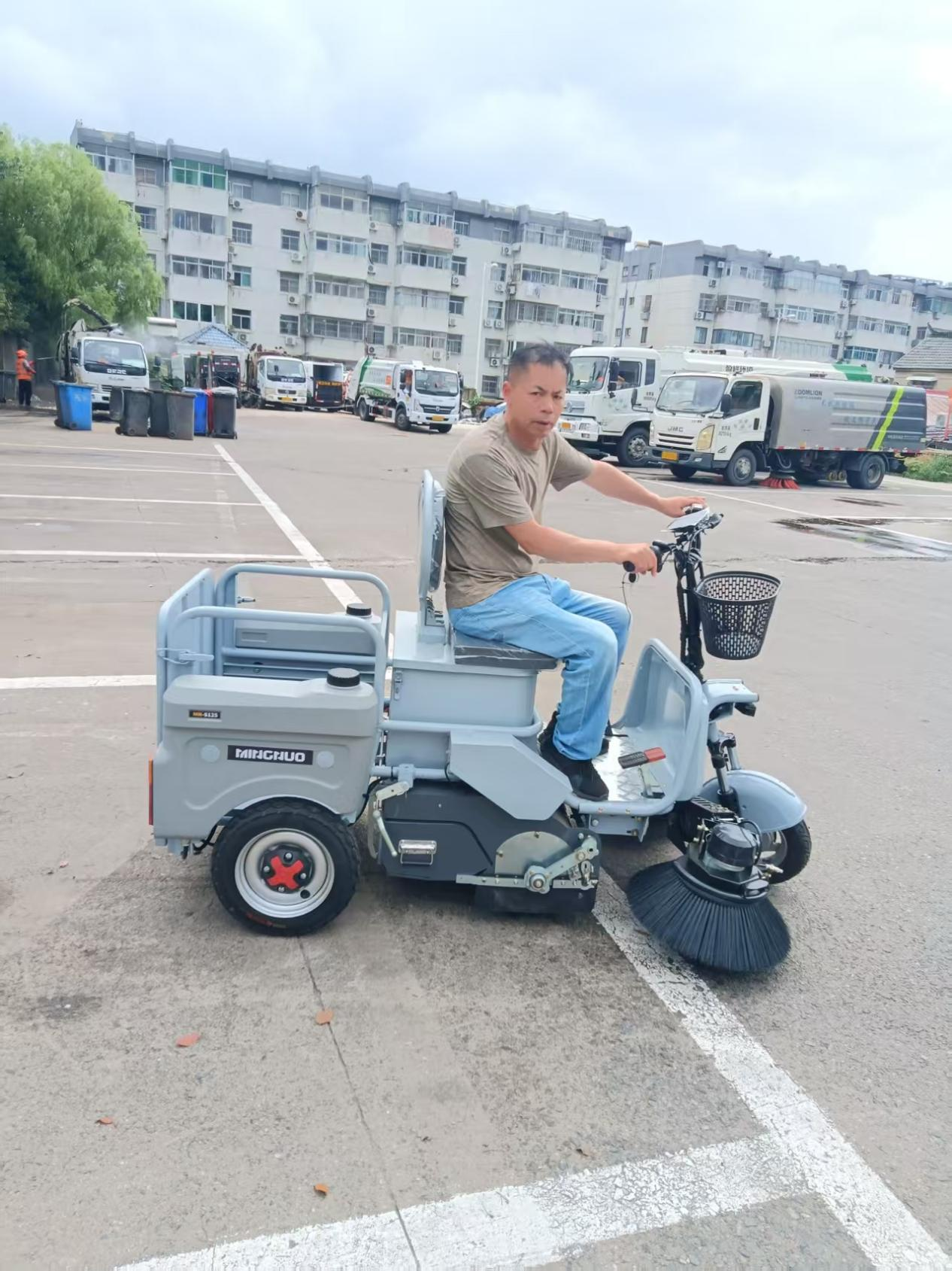 Outdoor Sweeper That Breathes New Life into Dusty Streets and Sidewalks2.png