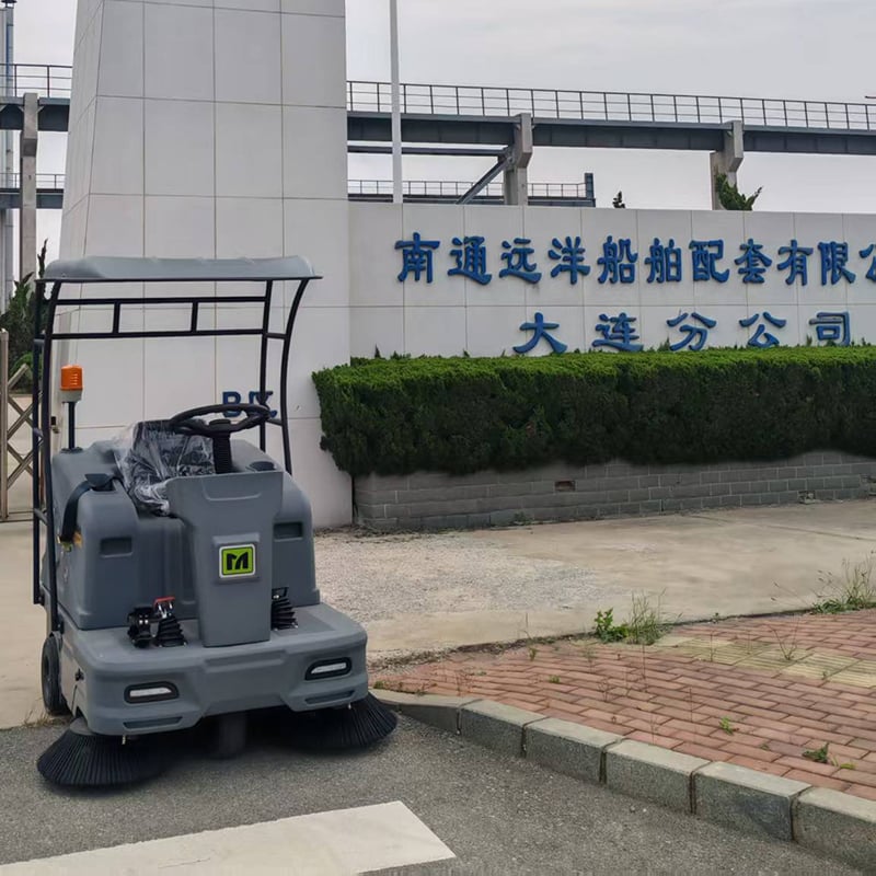 What Are the Top Features of High-Quality Push Floor Sweepers?
