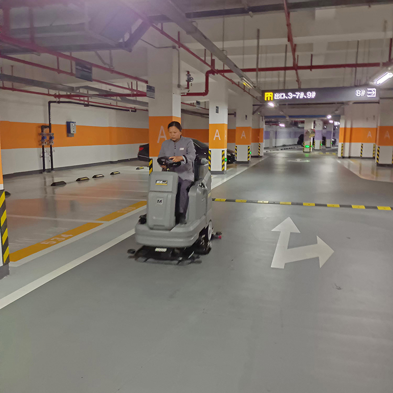 Economize Tempo e Esforço com Máquinas de Limpeza de Piso Elétricas