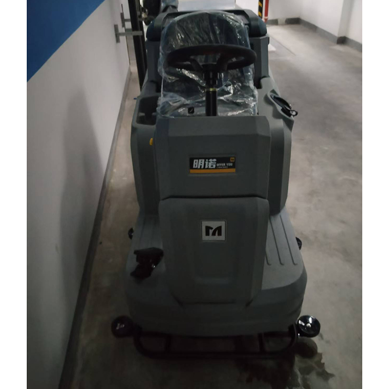 Tiết kiệm thời gian và công sức với máy rửa sàn mạnh mẽ
