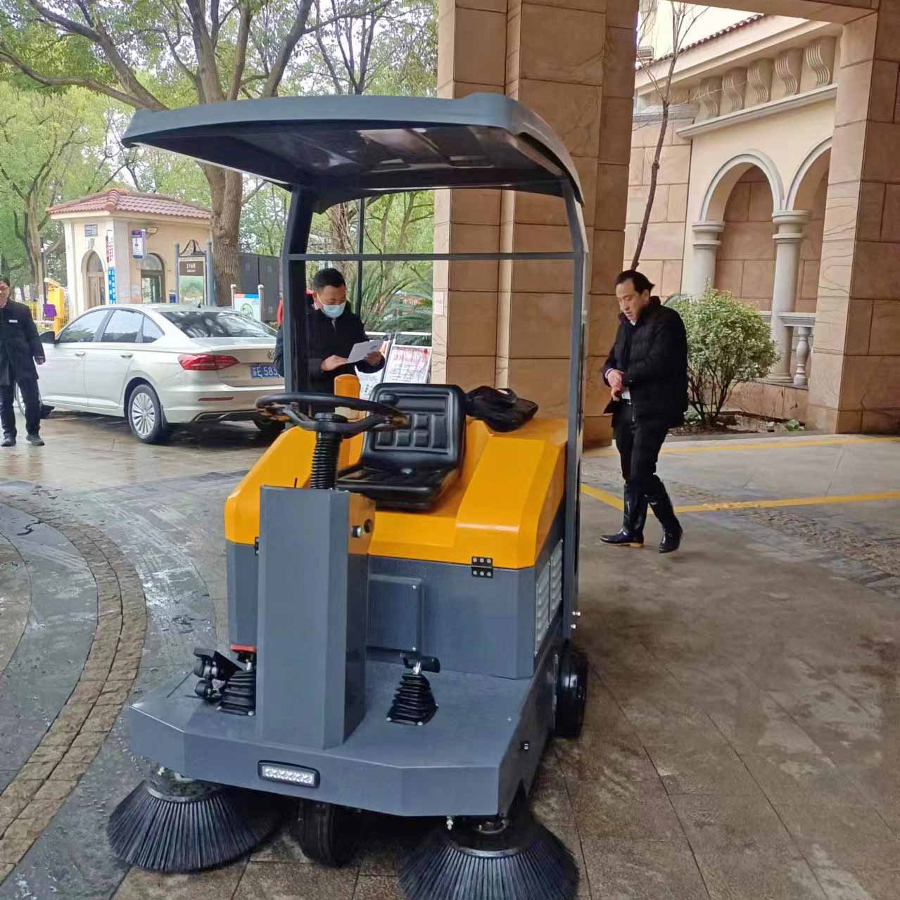 Yol Süpürme Makinelerinin Performans Özellikleri: Alıcıların Gerçekten Dikkat Ettikleri Unsurlar