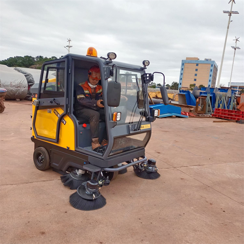 The Ultimate Mall Cleaning Weapon: How a Ride-on Vacuum Cleaner Changes the Game；