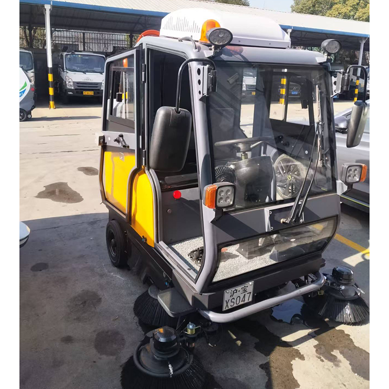 Simplify maintenance tasks with a reliable factory floor sweeper
