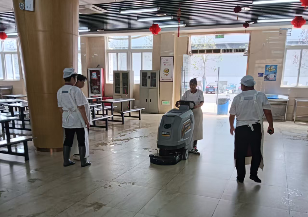 Tired of Dirty Floors This Industrial Floor Cleaning Machine Works Like a Charm3.png