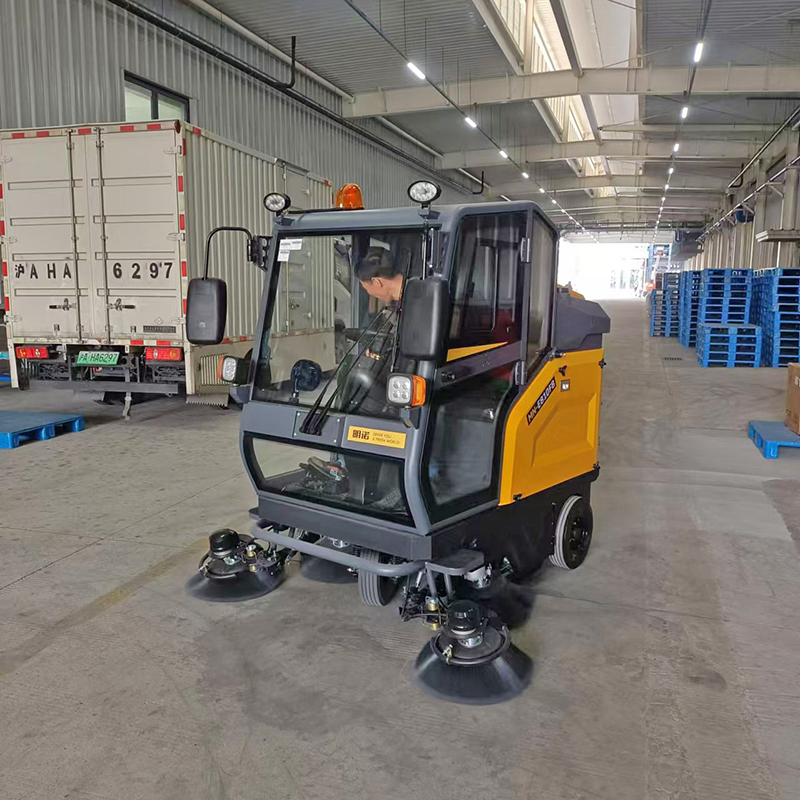 Bagaimana Floor Sweeper Meningkatkan Keamanan dan Kebersihan di Tempat Kerja
