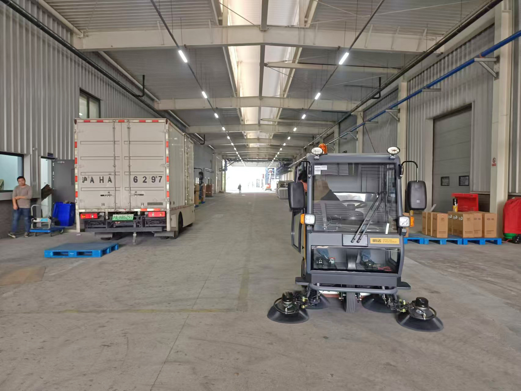 The 4-Hour Dust Reset Why Warehouse Sweeper Machines Are the Unsung Heroes of Shift Change3.png