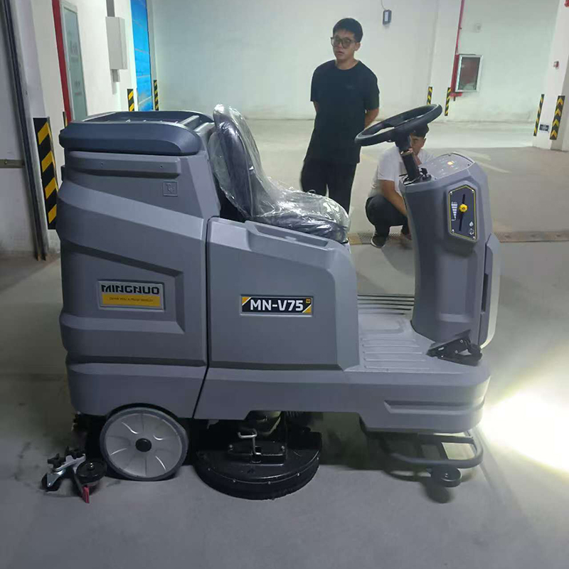 Problemas Comuns de Uso das Lavadoras Automáticas de Piso com Operação Manual e Como Resolvê-los?