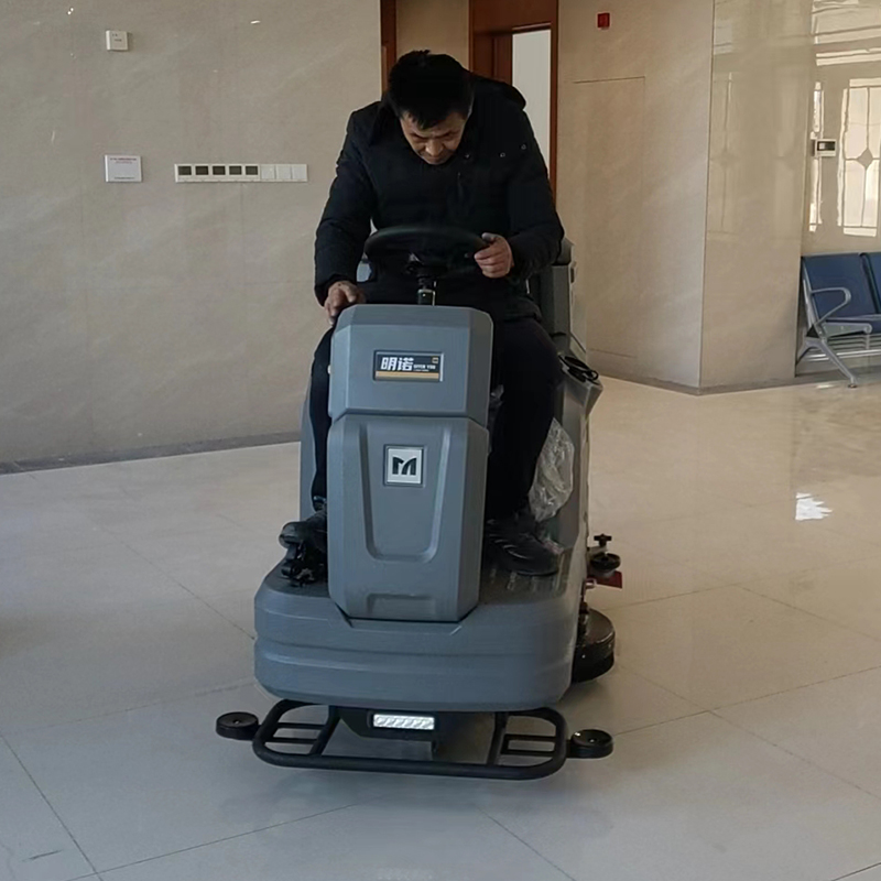 أين يمكن شراء أجهزة كنس أرضيات قابلة للركوب عالية الجودة بالجملة؟