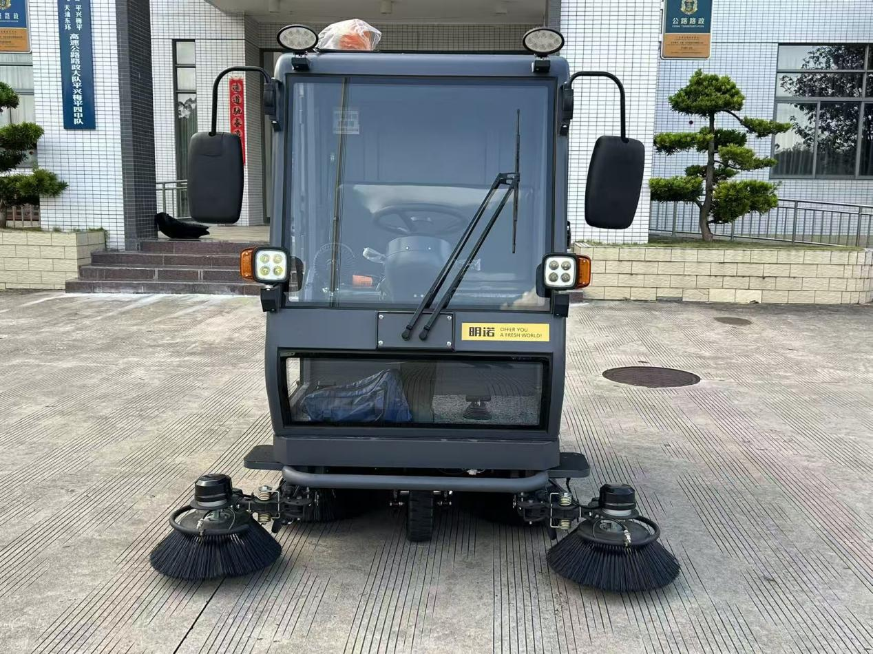How to Choose the Right Industrial Street Sweeper for Factory Roads and Production Workshops (3).png