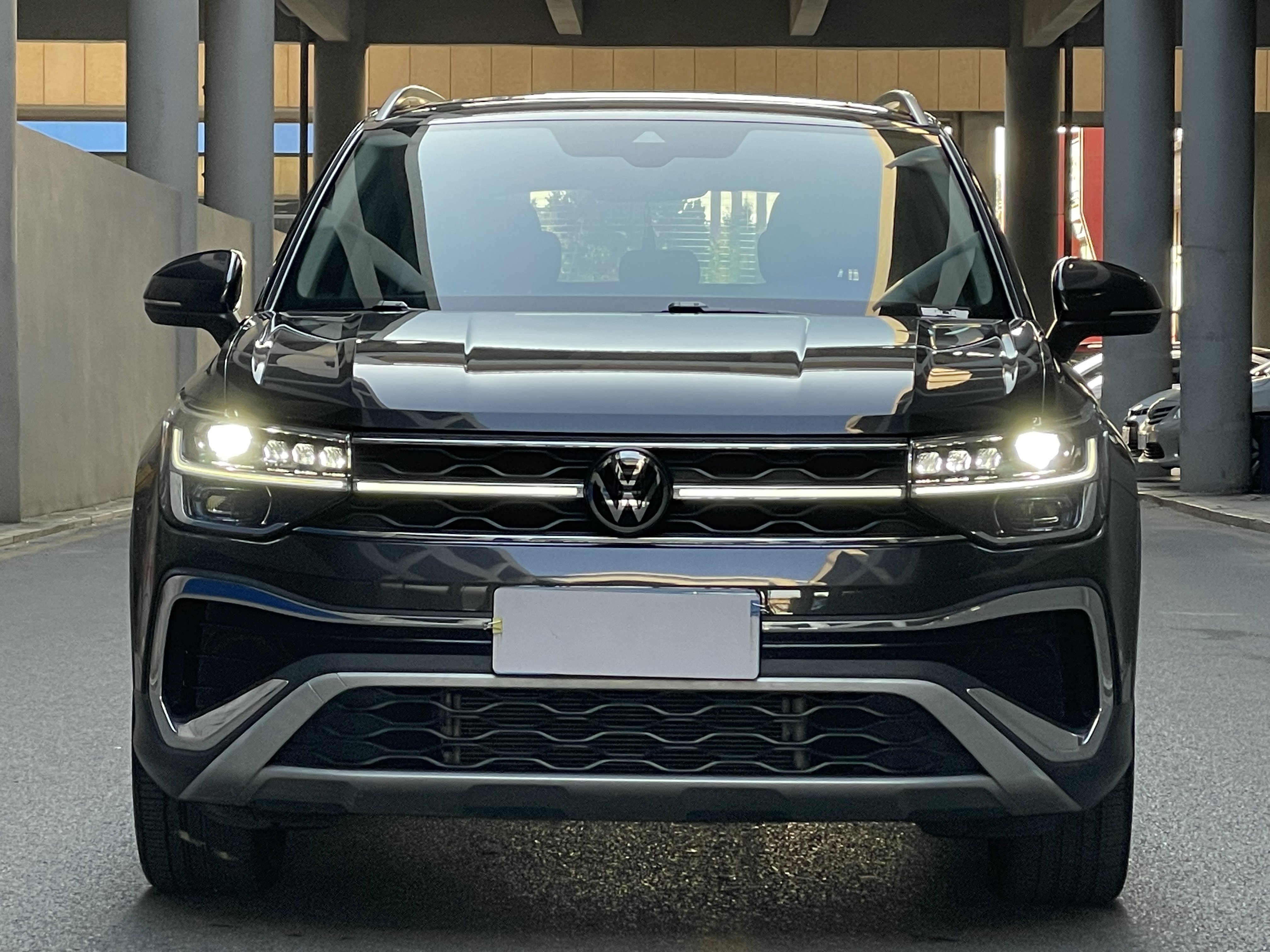 Volkswagen Tharu 2023 300TSI 2WD Full Moon Edition
