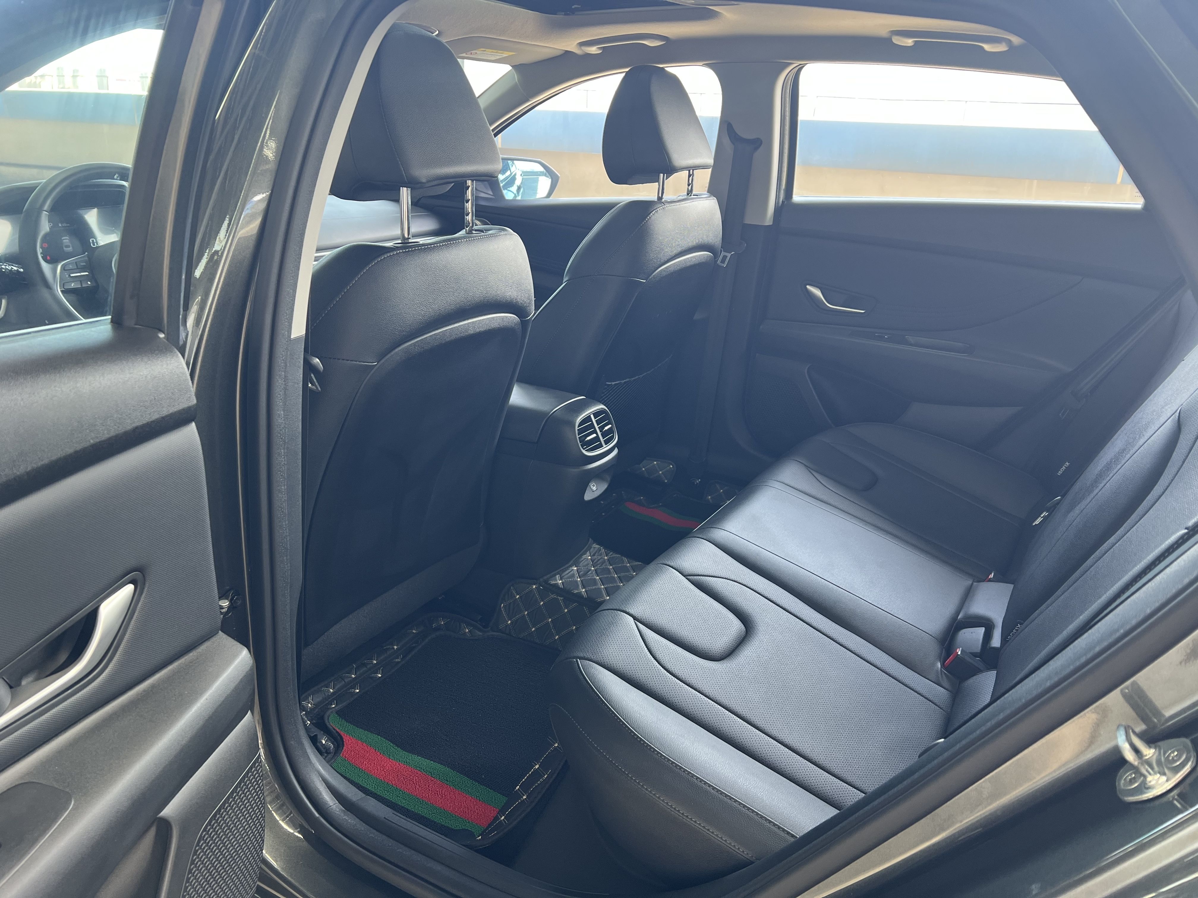 2023款 1.5L CVT LUX (8).jpeg