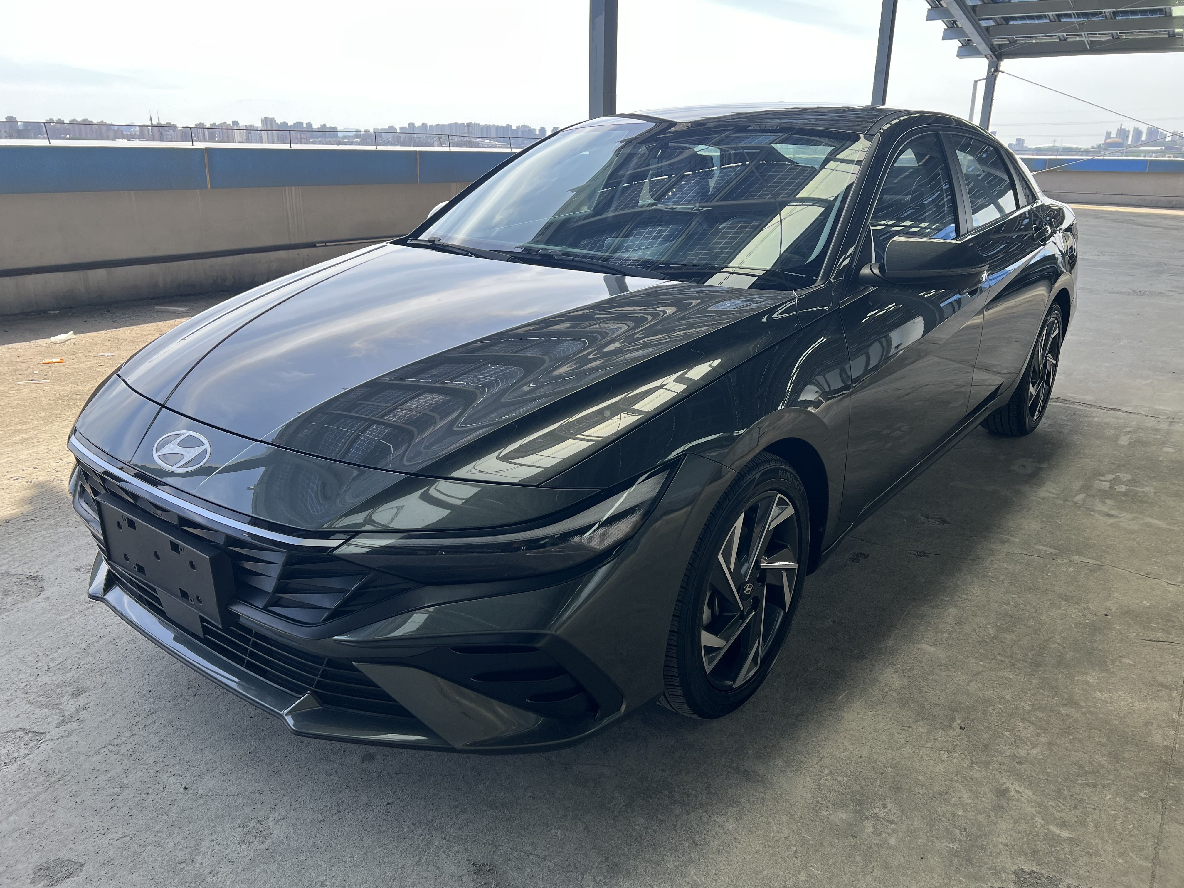 2023 Hyundai Elantra 1.5L CVT LUX Prestige Edition