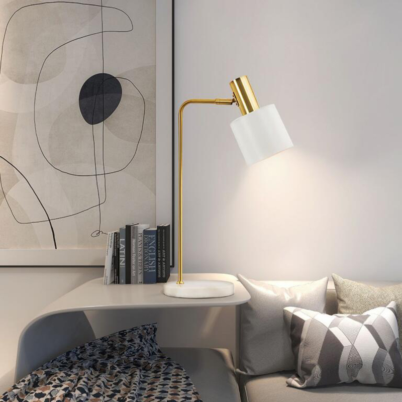 Lampa do pokoju dziecięcego w stylu INS z marmurową podstawą i metalowym abażurem, chroniąca wzrok podczas czytania