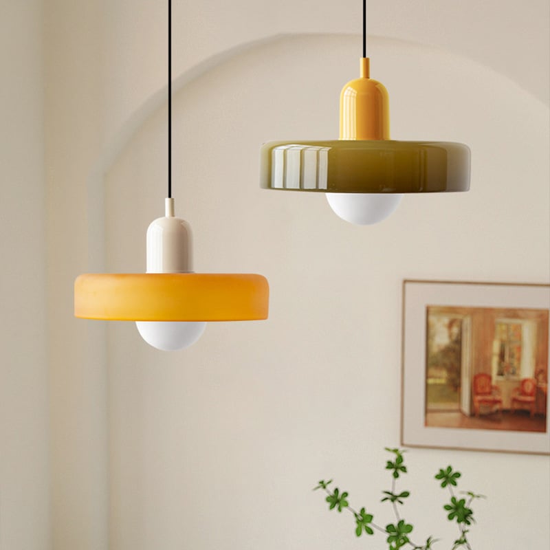 Moderné minimalistické zavesiteľné LED svietidlo so skleneným krytom v farbách macarónov pre vnútorné priestory