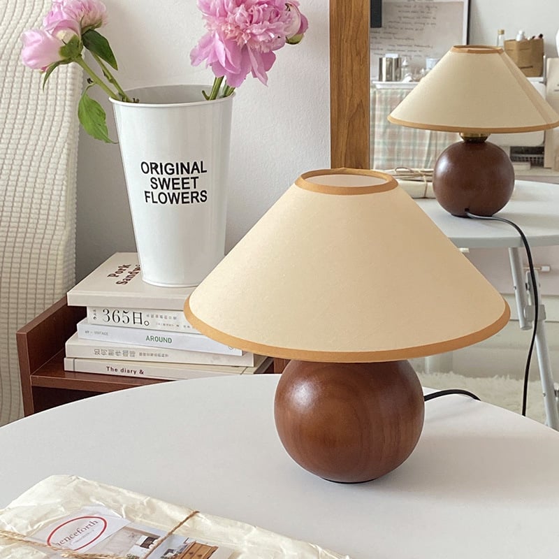American Vintage Solid Wood Walnut Colored Bedroom Homestay Decorative Desk Lamp