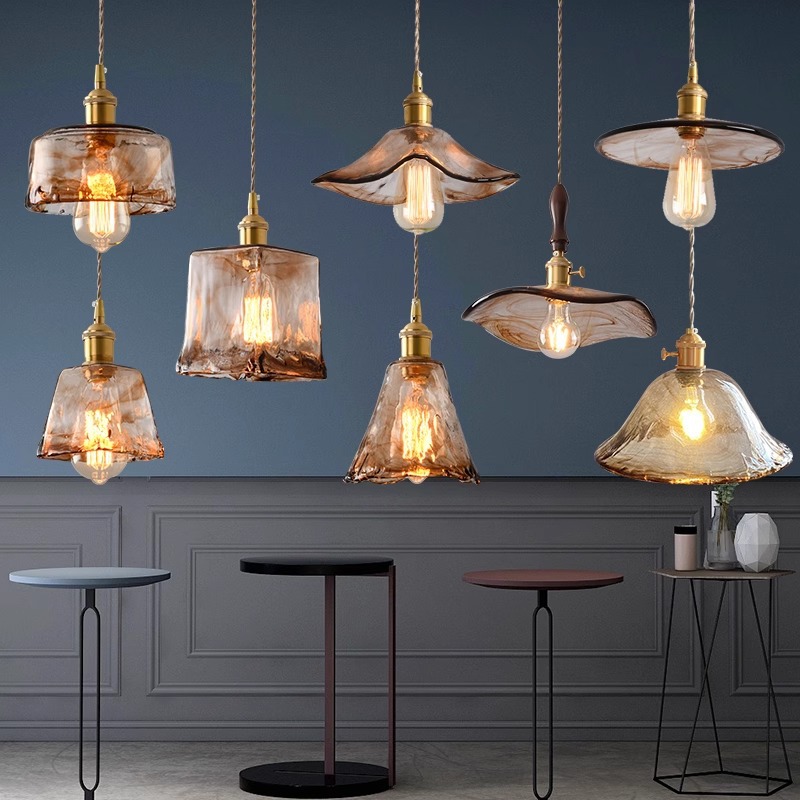 Vintage woonstijl, bar, woonkamer, Japanse nachtkastje, creatief glazen klein hanglampje