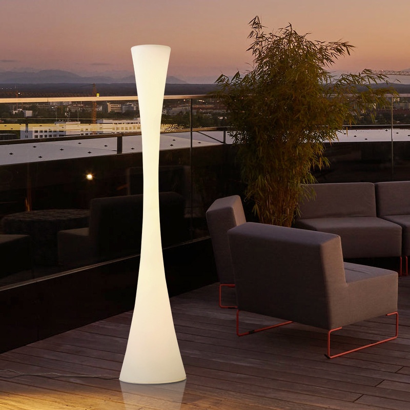 Lampa podłogowa LED w kształcie wygiętego klepsydrowego słoika z tworzywa sztucznego PE do minimalistycznej nowoczesnej dekoracji wnętrz