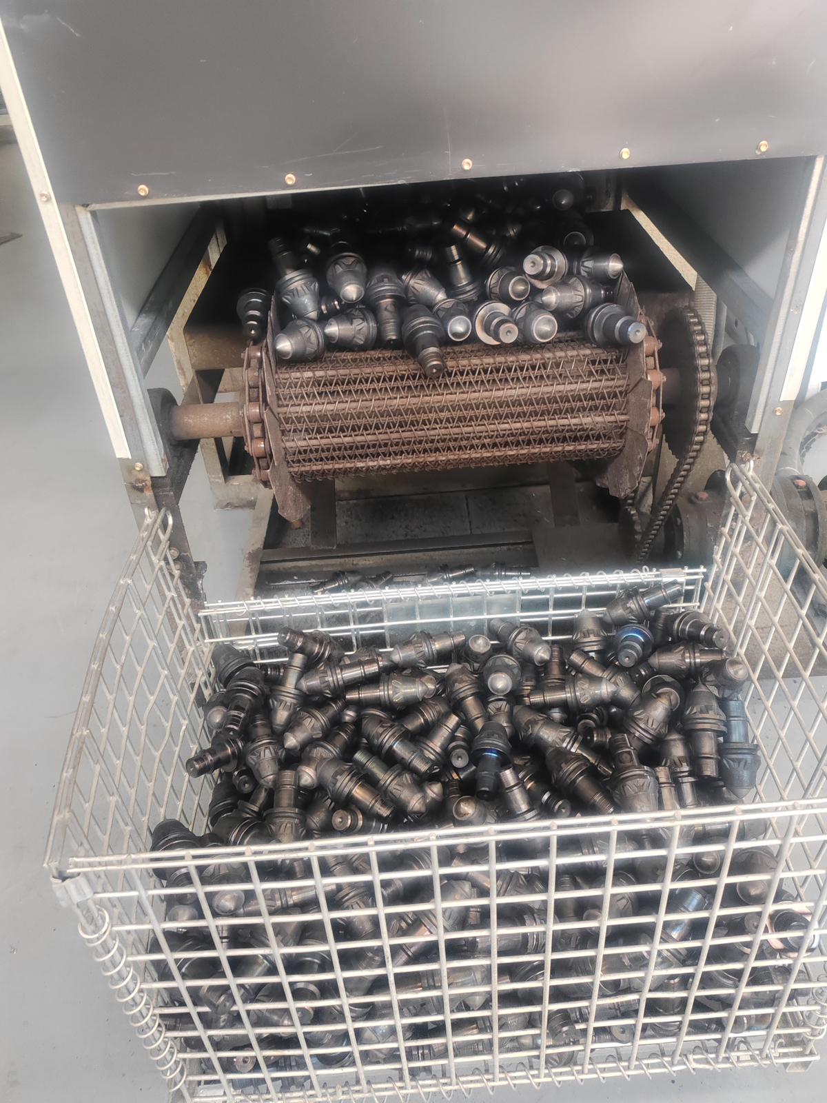 uncoated b47k19h b47k22h carbide strips 8ta br1 wear resistant weldingcarbide dots 20z cladding 60 26kf krt 60 30nx 60 12t22 vacuum welding 60 28k 60 14t24 m01-1