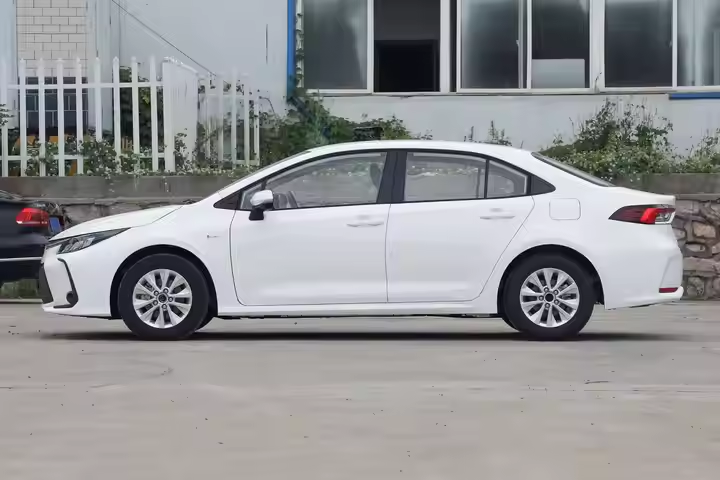 Que características são padrão no mais recente Toyota Corolla?