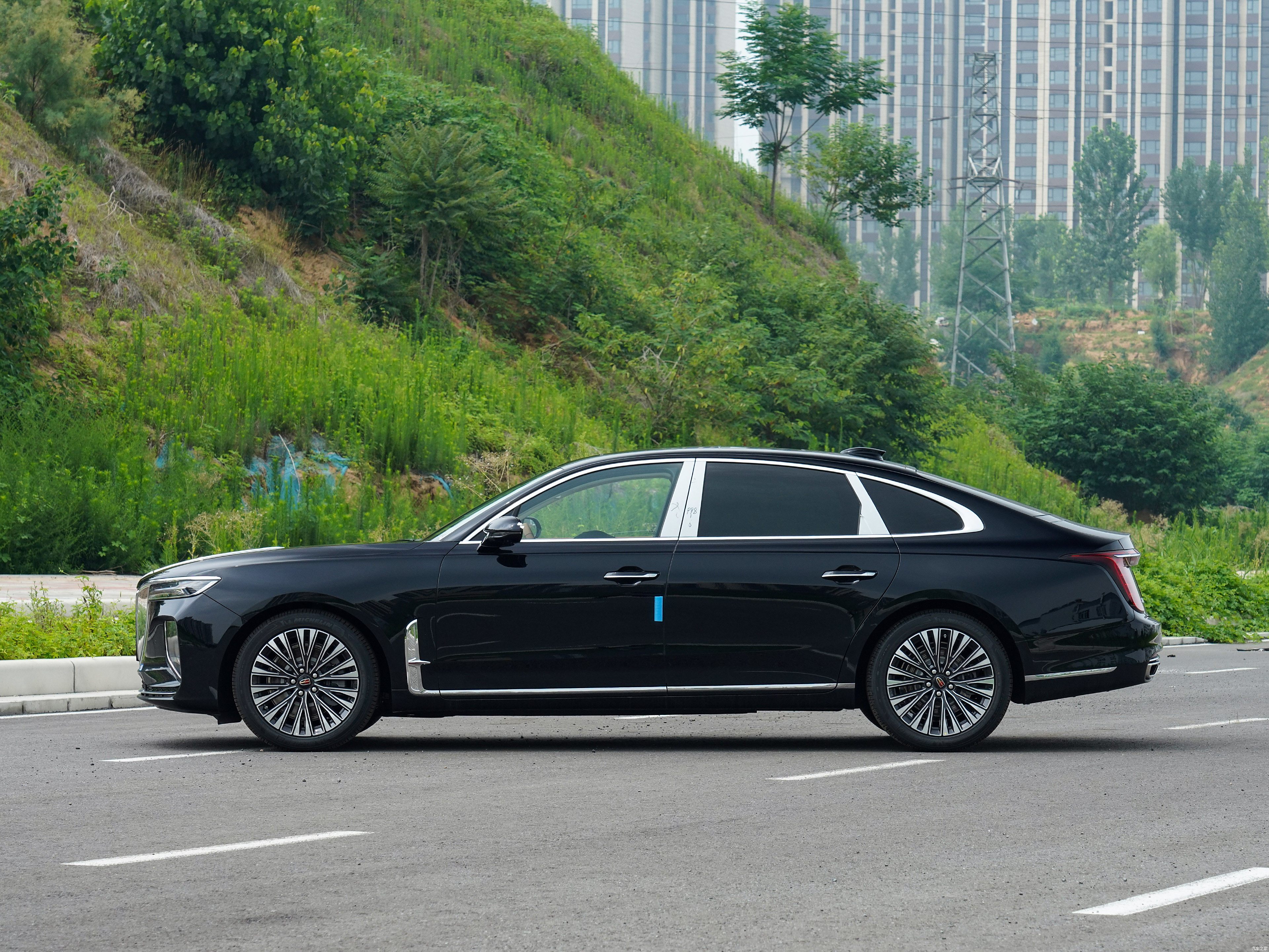 Como a Hongqi Incorpora a Cultura Chinesa Tradicional no Design dos Carros?