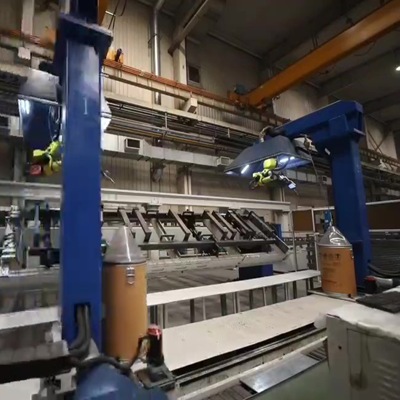 24-axis linkage, teaching-free intelligent welding.