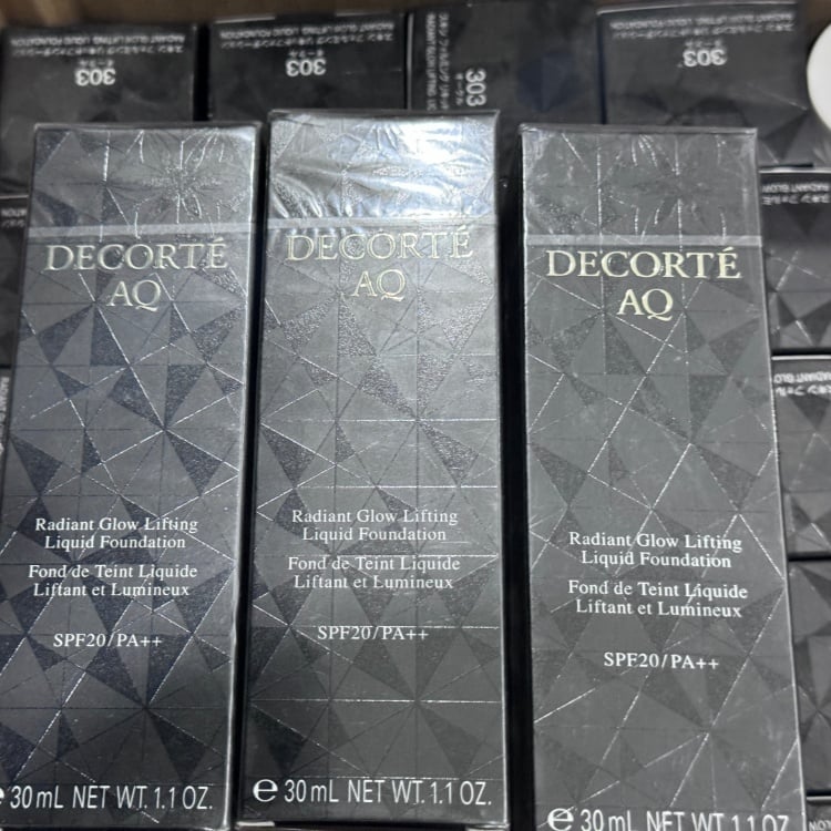 Precio de Liquidación de Cosméticos al Por Mayor — Maquillaje Facial al Por Mayor Excedente de Stock - Maquillaje de Marca
