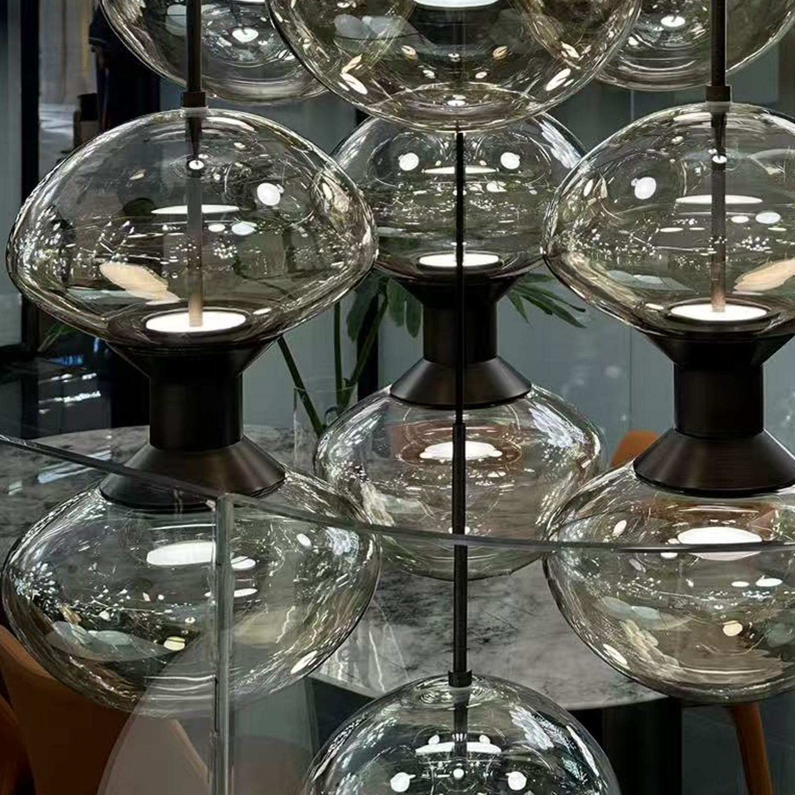 Double-Layer na Smoky Amber na Art Glass na LED Pendant Light, Matte Antique Brass na Metal na Accents kasama ang Hand-Blown na Transparent na Glass na Shades, 220V na Single-Point Suspension na Pendant Light para sa Dining Room, Living Room, at Bedroom