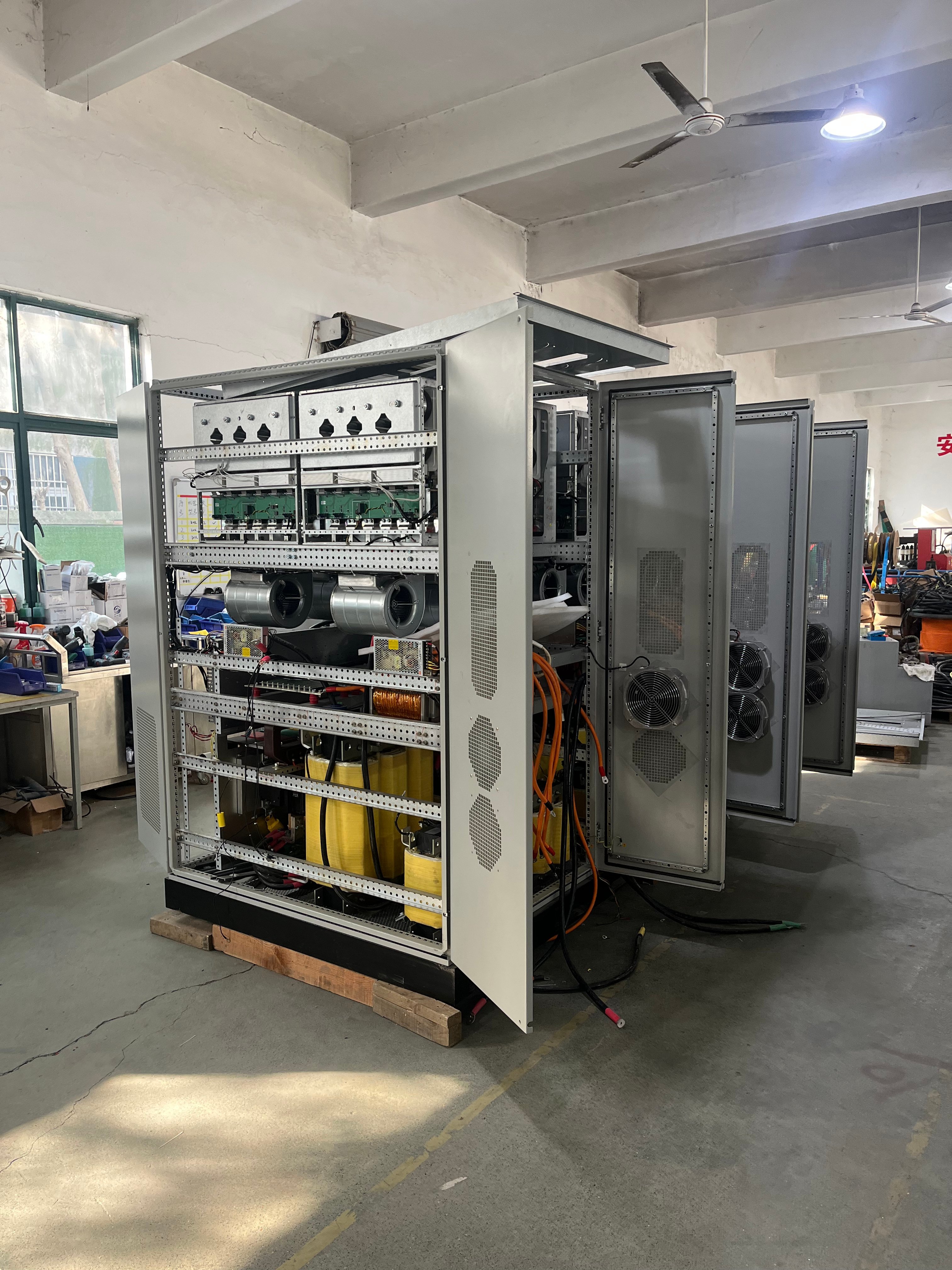WGHPA-1100KVA Serie AC Analog Stromnetz Stromversorgung