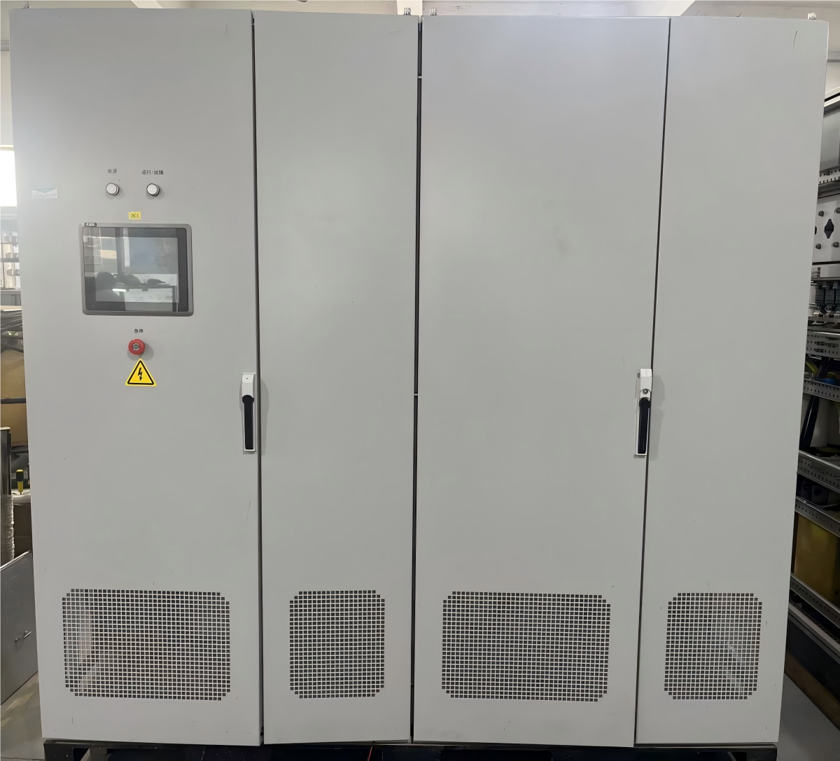 What Are the Advantages of Energy Storage Batteries in Renewable Energy Systems?