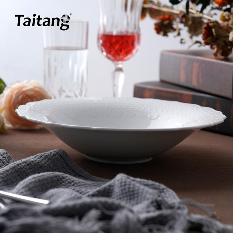 Lace Scalloped Bluish-White Porcelain Dinnerware Luxury Formal Dinnerware Set for Fine Dining