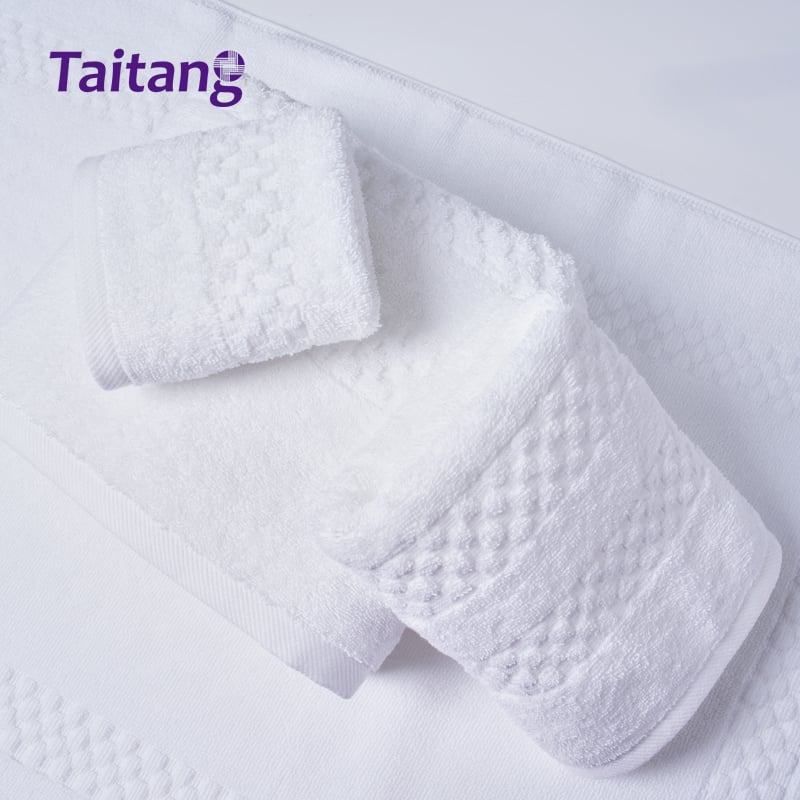 Wholesale Jacquard Pattern Hotel Towels 100% Cotton Bath Towel Collection for Commercial Hospitality