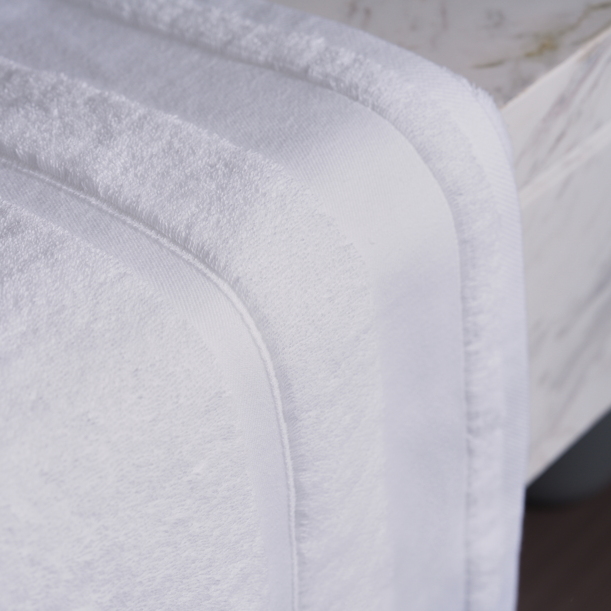 Bộ khăn tắm khách sạn cao cấp 16S dạng xoắn ốc bằng cotton, có viền chéo satin màu bạch kim