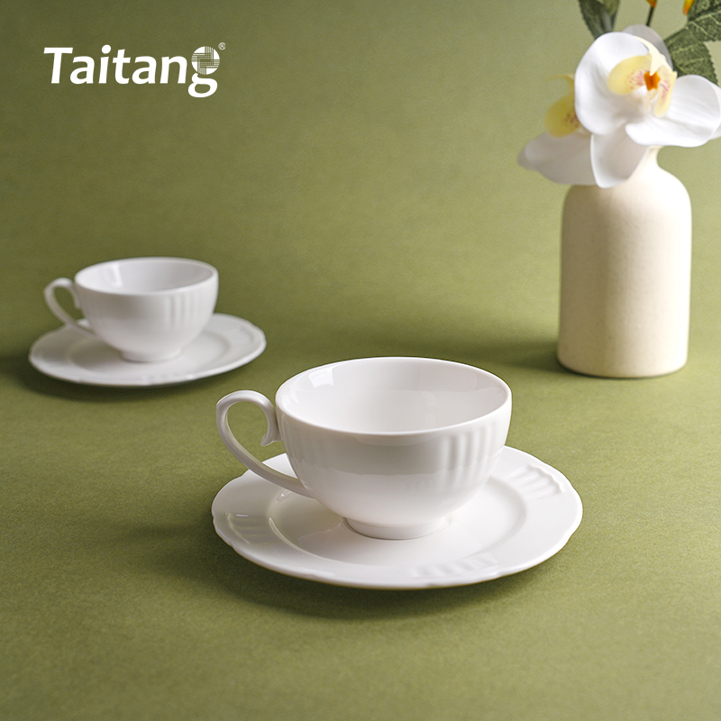 Crown Porcelain Tableware Set Elegant White Ceramic Dinnerware Set for Luxury Hotels & Fine Dining