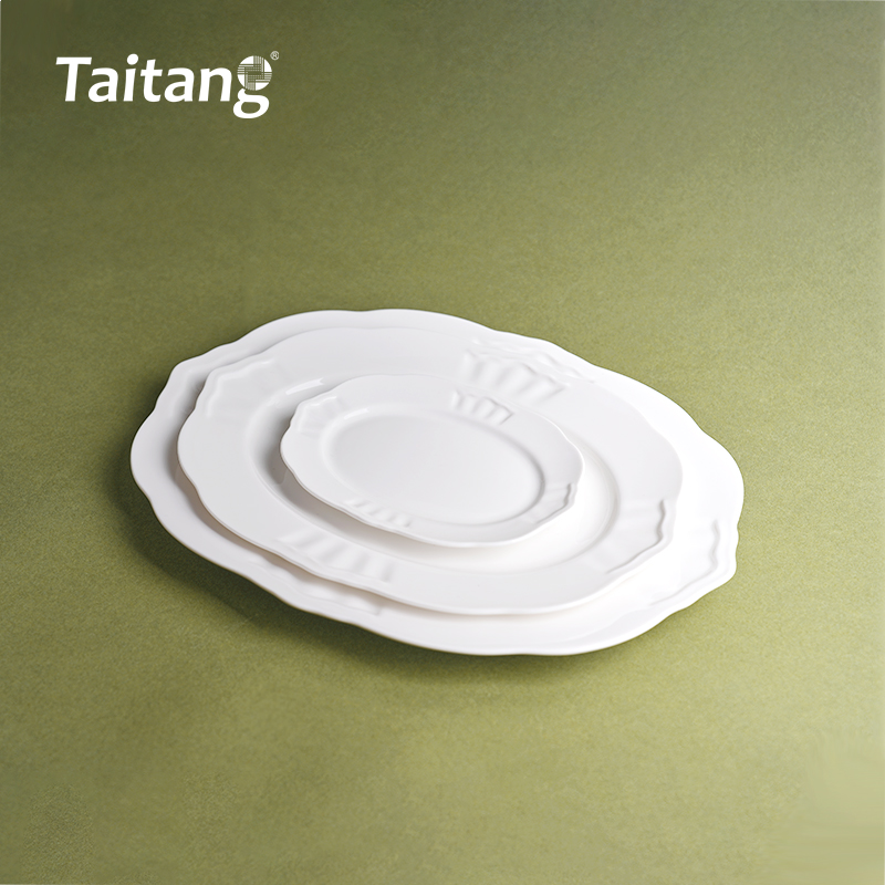 Crown Porcelain Tableware Set Elegant White Ceramic Dinnerware Set for Luxury Hotels & Fine Dining