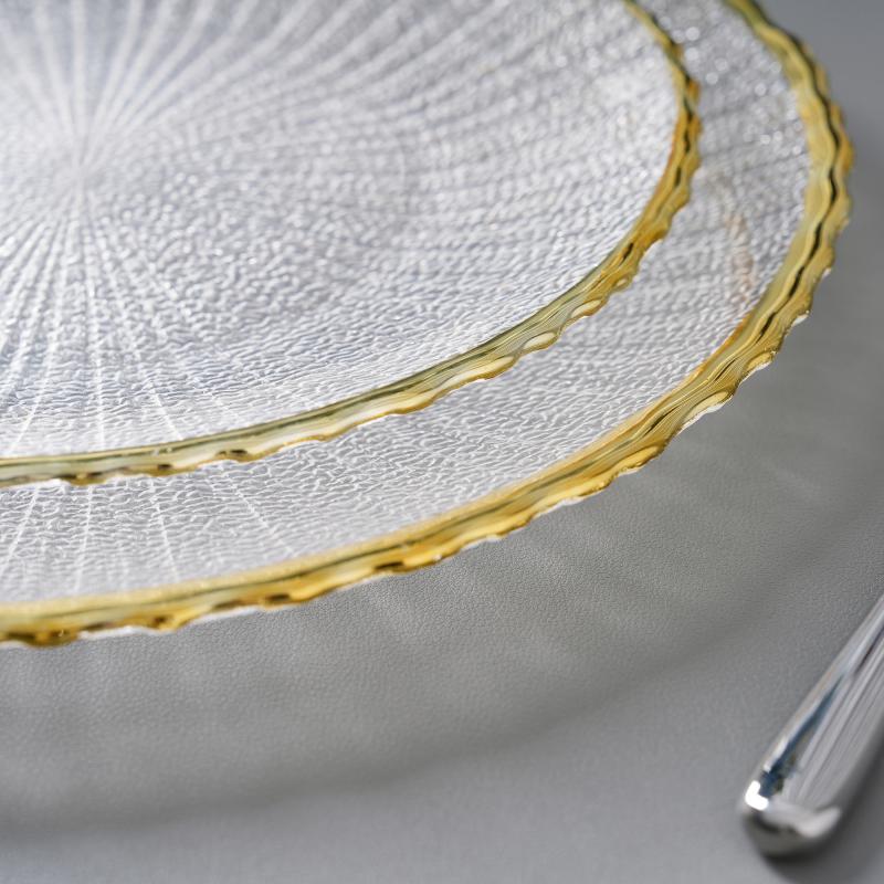 Lukse Glas-eteplate in groot hoeveelhede met goud- en silwer rande vir troues en hotelbanquete